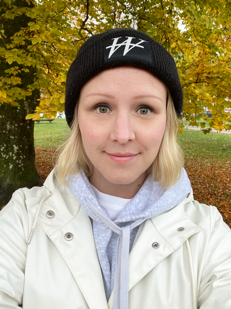 Porträtt på Vicky Lagerström, projektledare på Skogen i Skolans nationella kansli